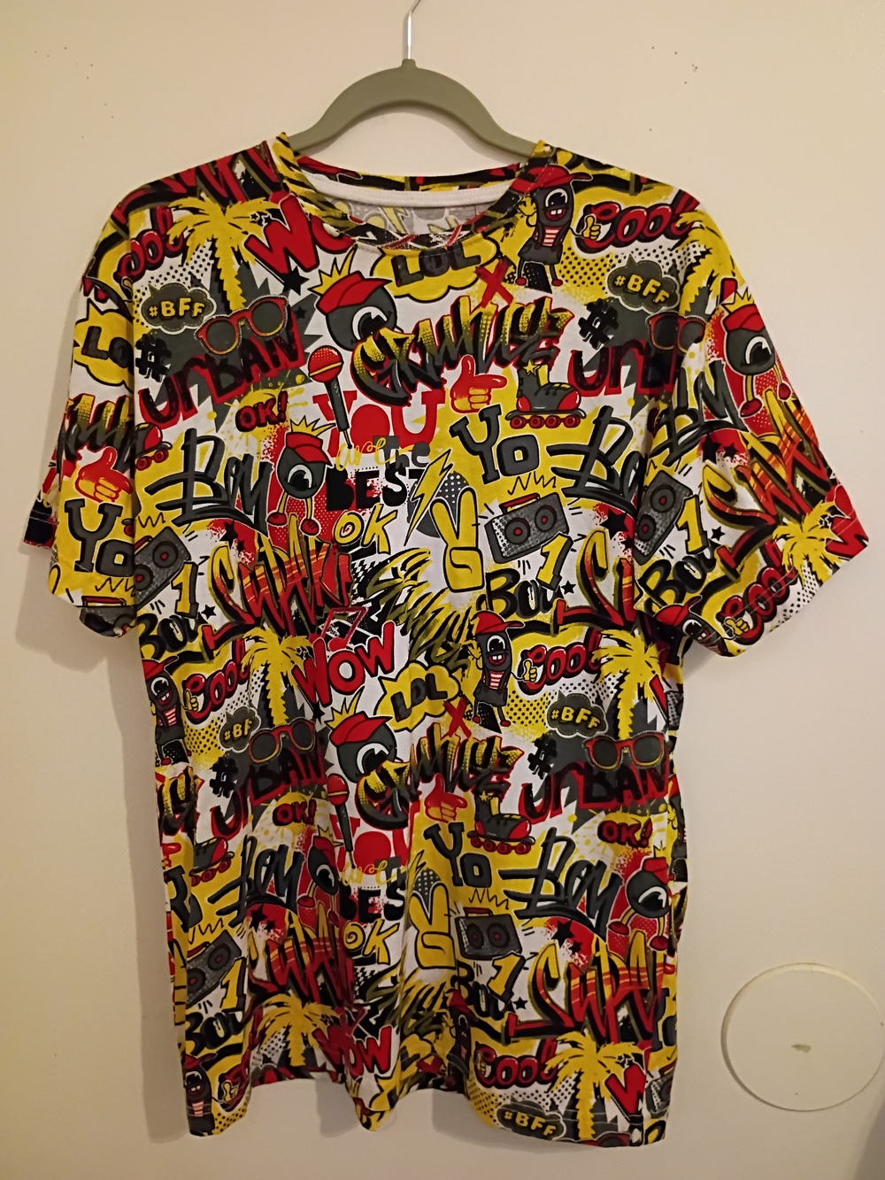 Galaxy By Harvic Men's Yellow Multicolor Pop-Art Graphic Tee Sz M